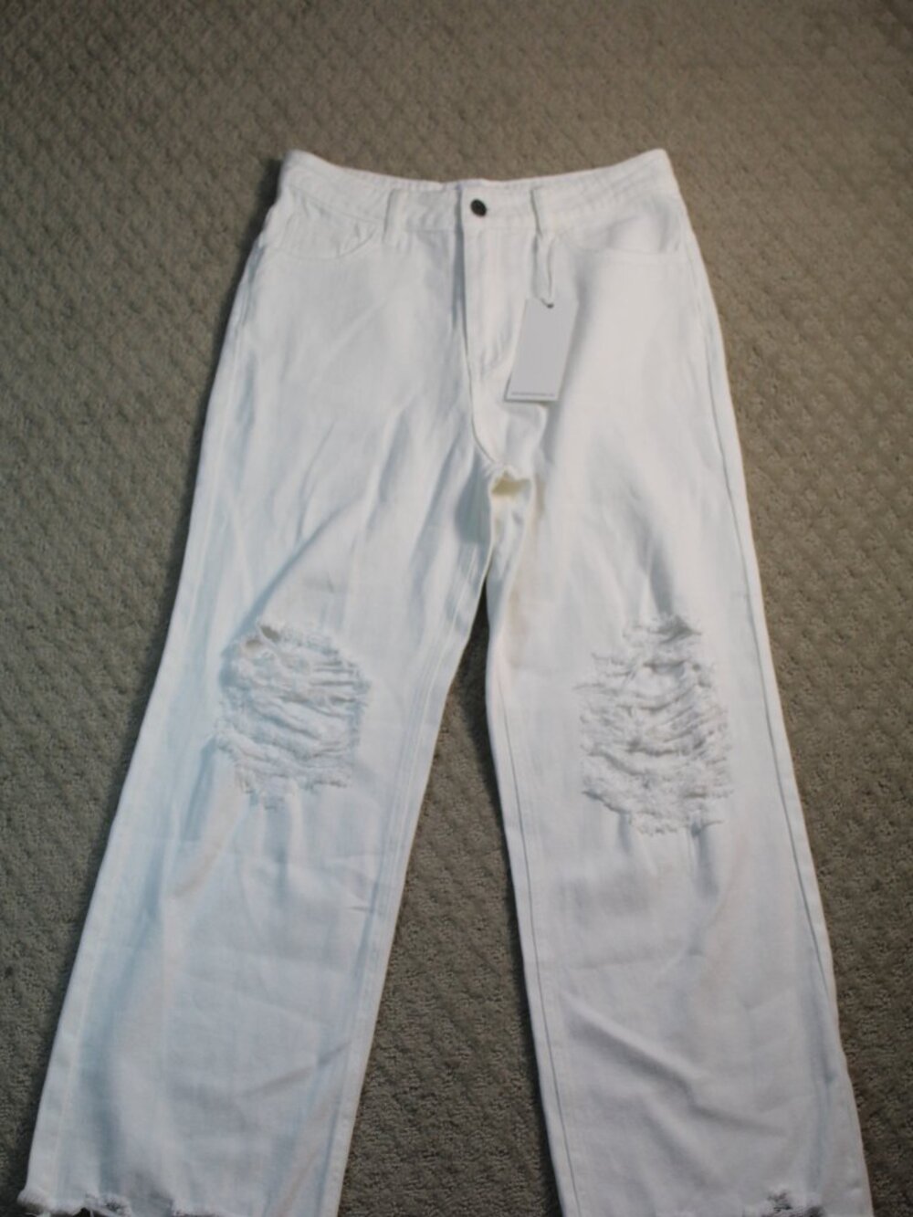 NWT Anniewear Size M White Denim Raw Hem Wide Leg Jeans